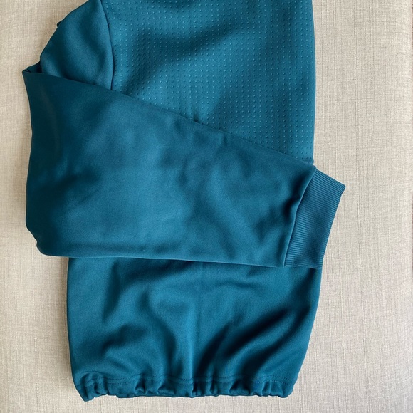 Men’s Adidas Quarter zip Golf Pullover - Picture 8 of 8